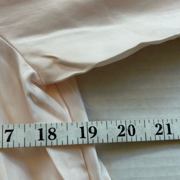 Barbizon VTG Satin Baby Pink Nightgown  Floral Embroidery MED NWT - Picture 7 of 10
